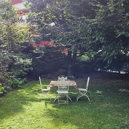 Appartamento Con Ingresso Autonomo, Giardino Privato E Portico Introbio Extérieur photo
