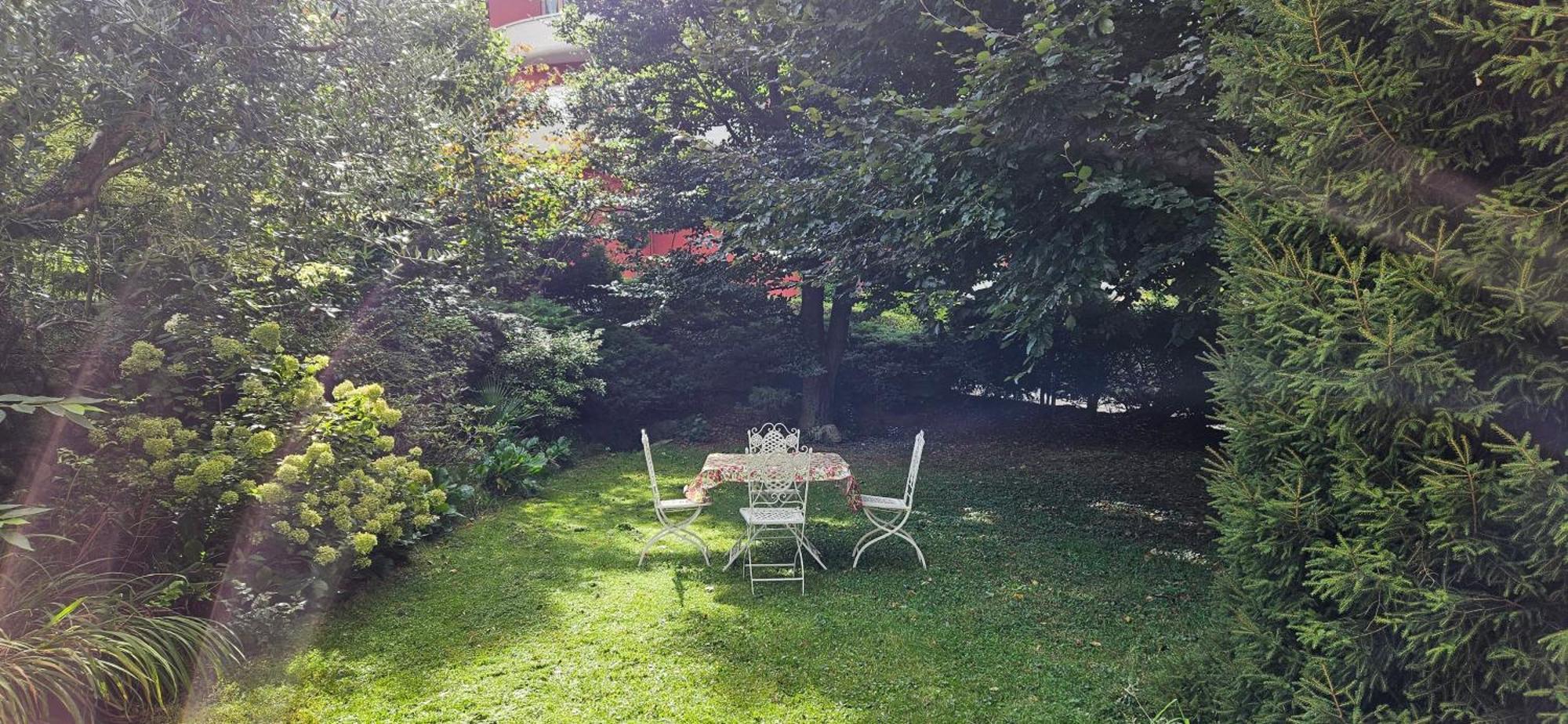 Appartamento Con Ingresso Autonomo, Giardino Privato E Portico Introbio Extérieur photo
