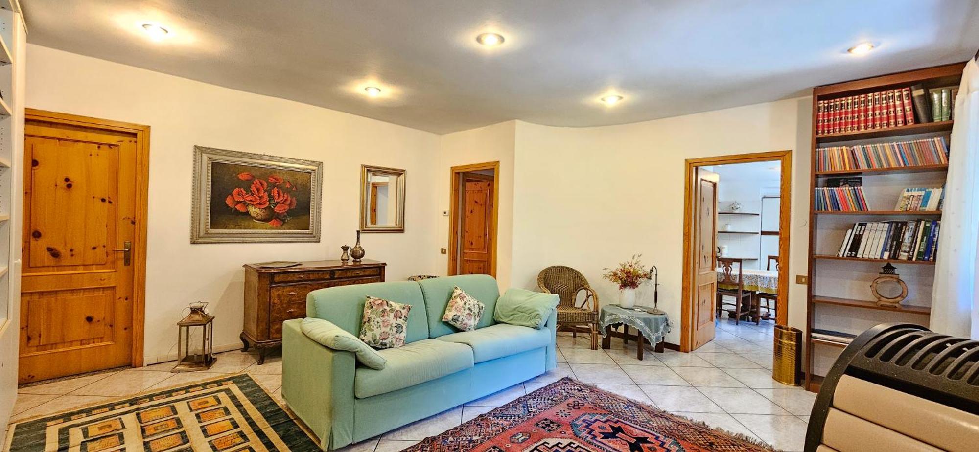 Appartamento Con Ingresso Autonomo, Giardino Privato E Portico Introbio Extérieur photo